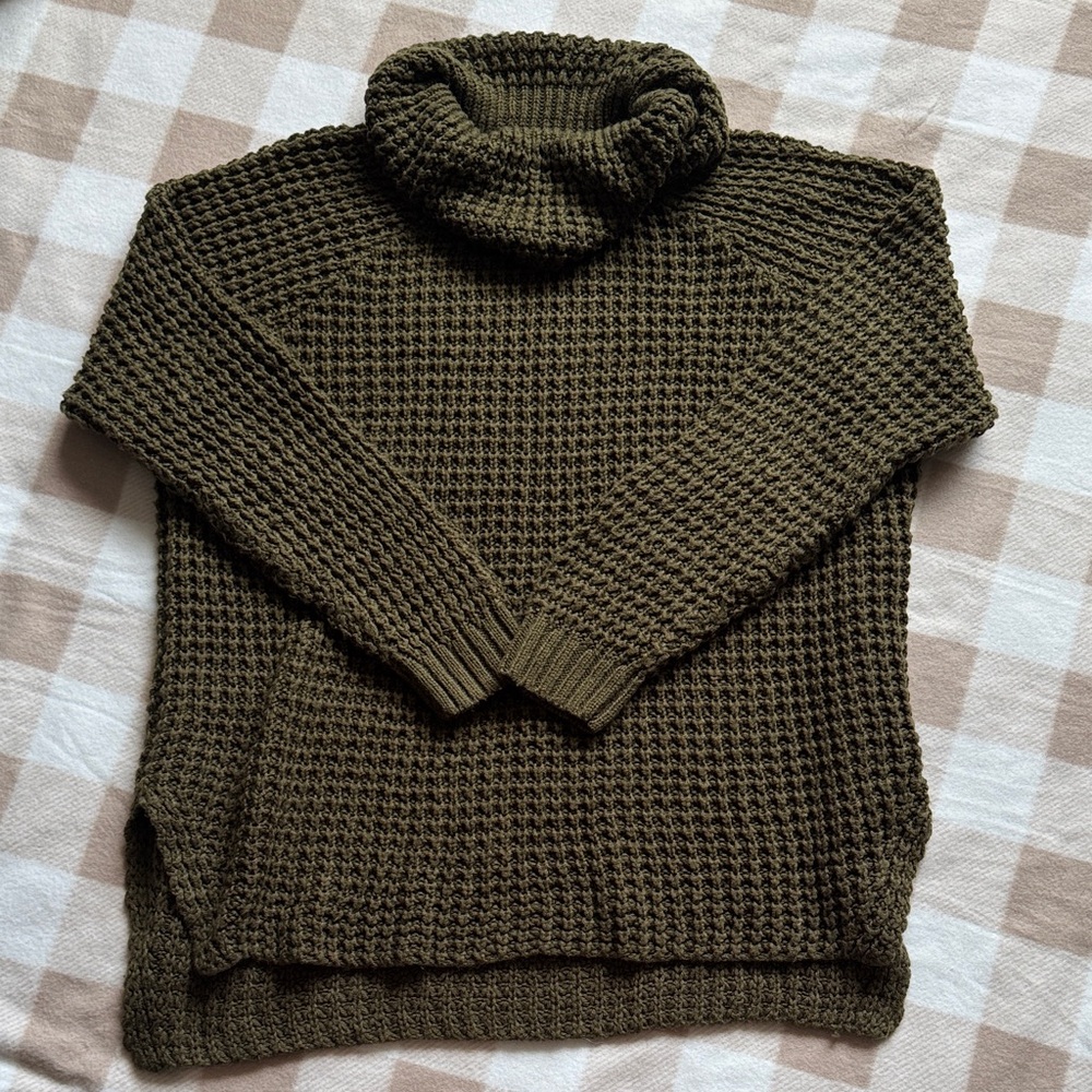 Ye Mak Turtleneck Sweater